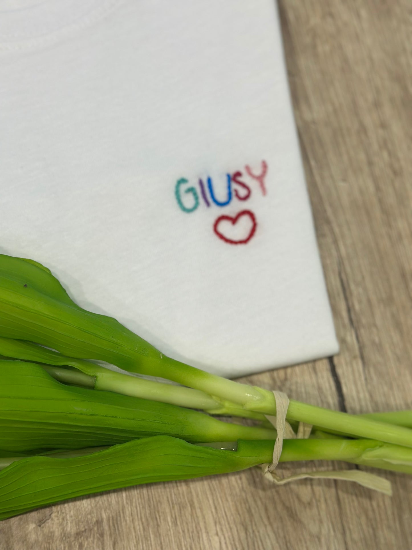 T-shirt ricamata a mano PERSONALIZZABILE Baby