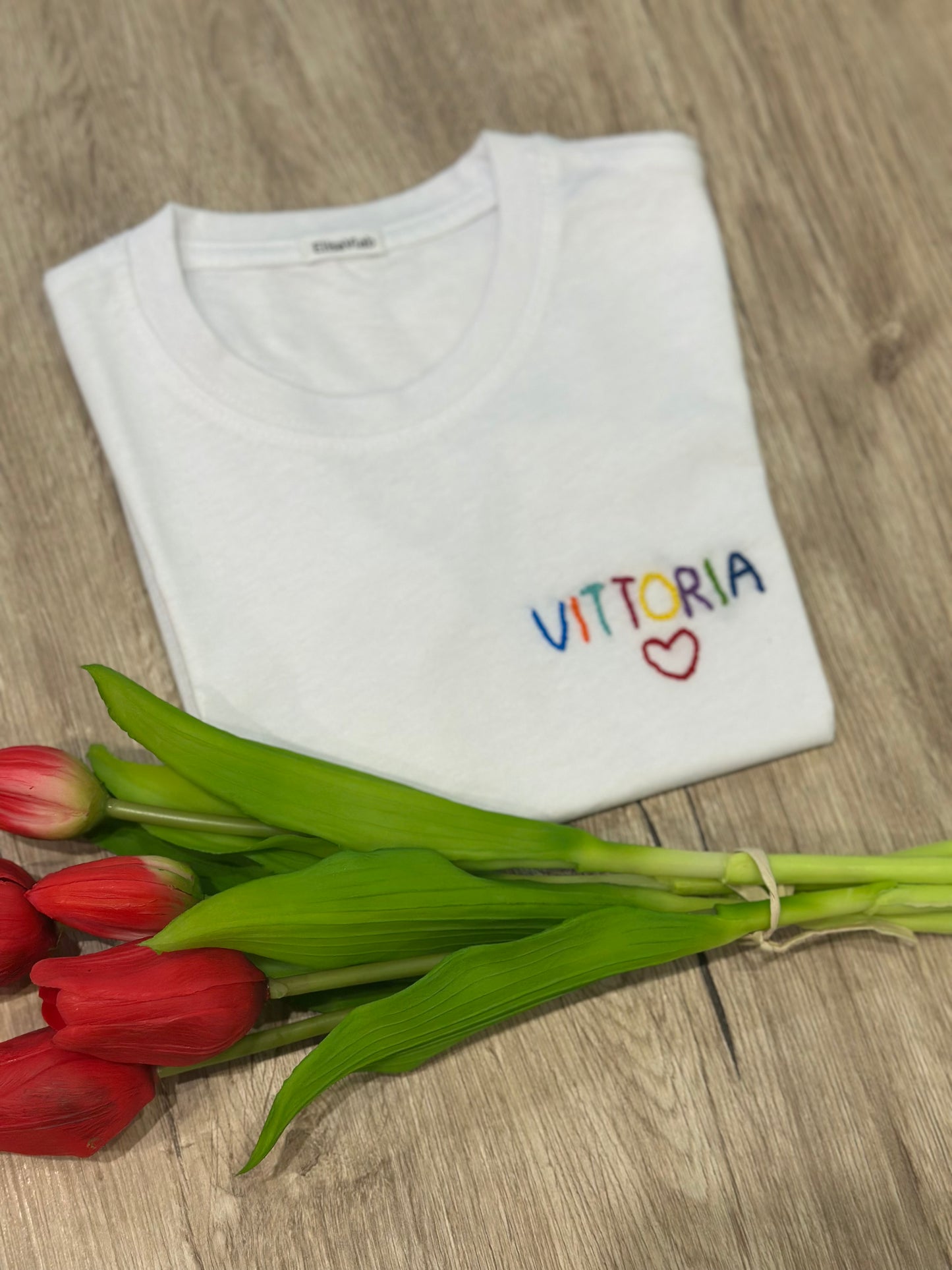 T-shirt ricamata a mano PERSONALIZZABILE Baby