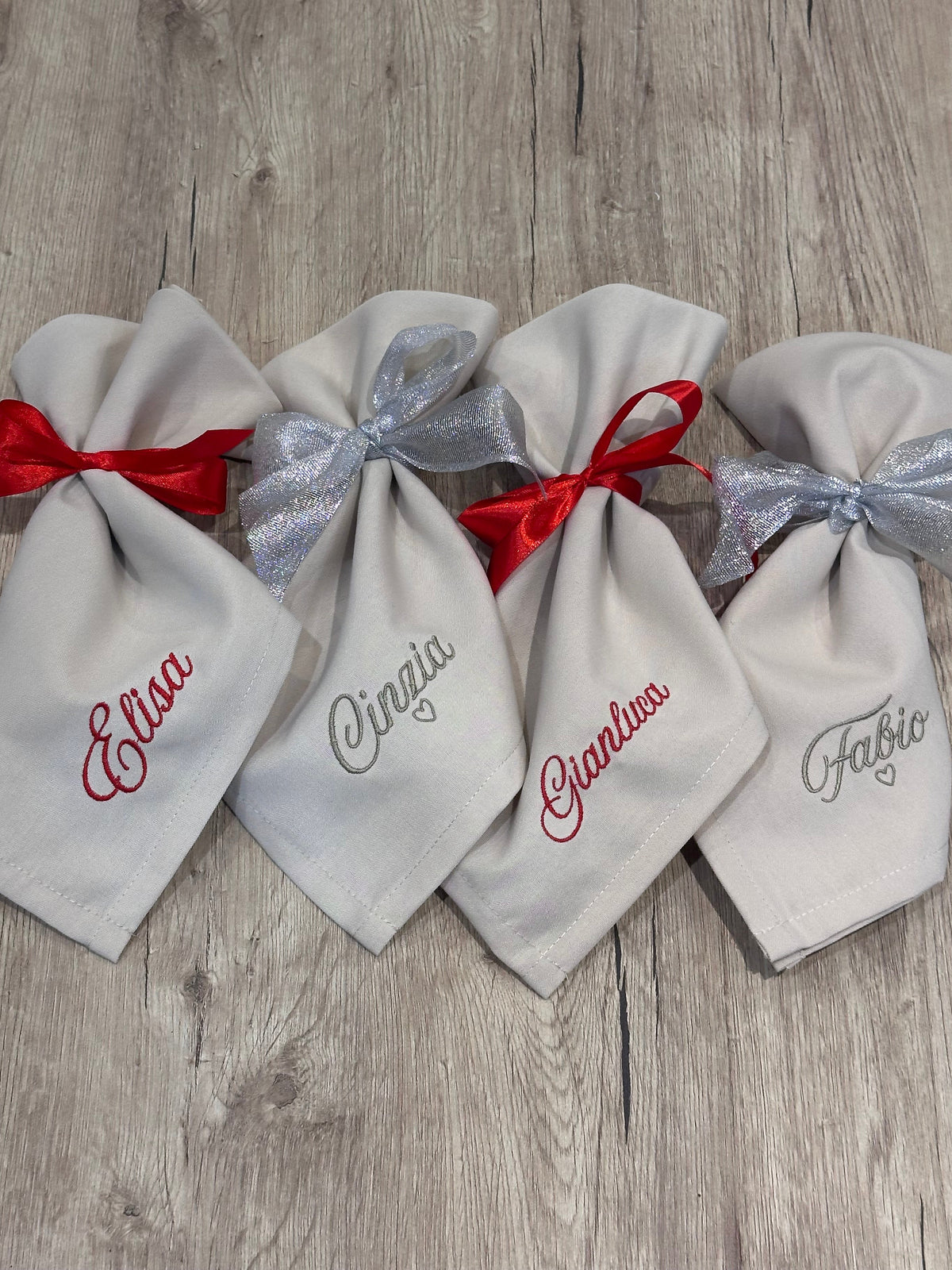 Set da 4 tovaglioli ricamati