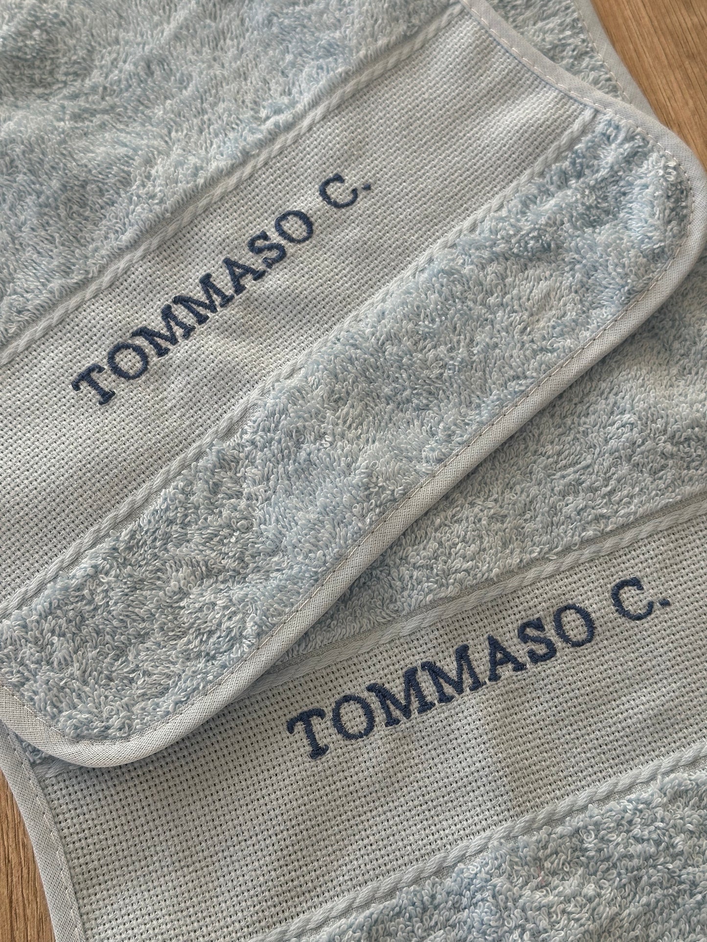 Bavaglino asilo ricamato