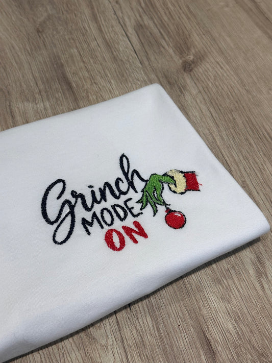 t-shirt "GRINCH MODE ON"