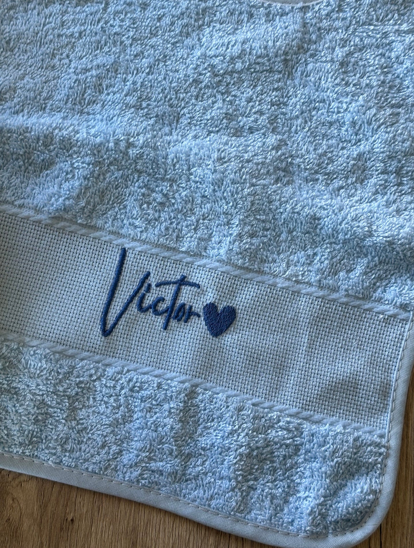 Bavaglino asilo ricamato