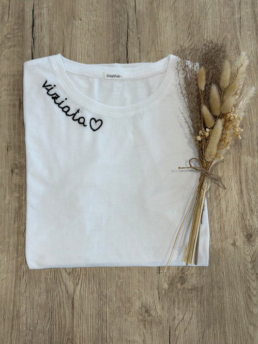 T-shirt ricamata a mano "VIZIATA"