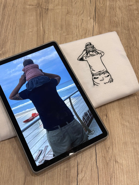 T-shirt con foto ricamata